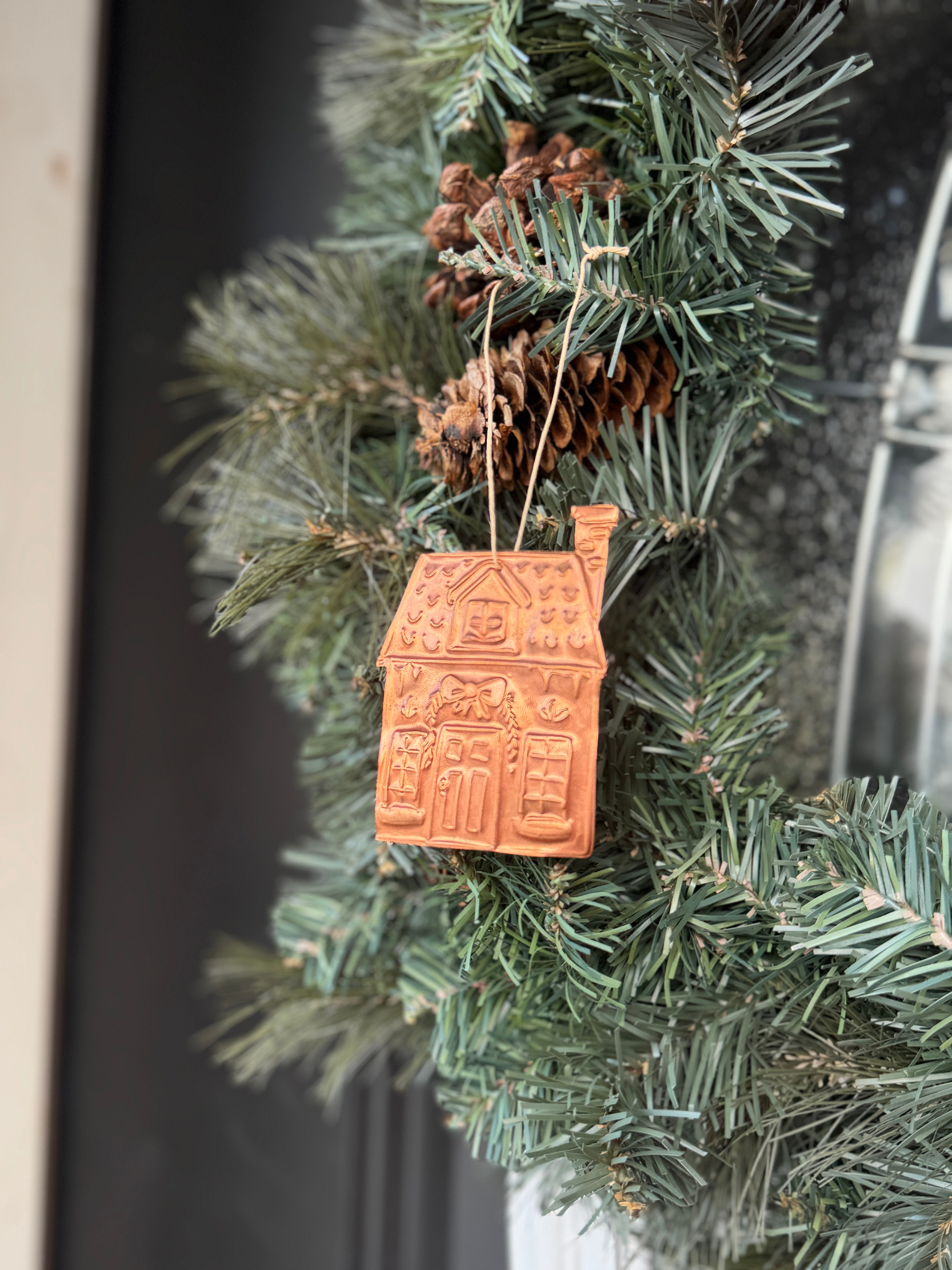 Festive Foil Embossing Holiday Workshop at Cafe Conmigo